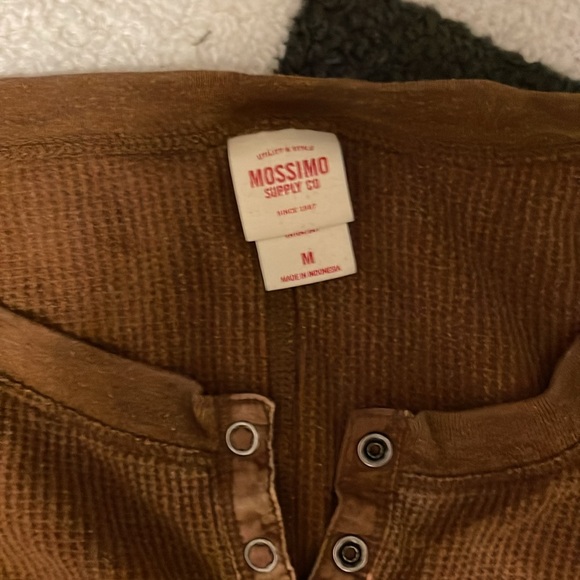 Two thermal shirts - Picture 2 of 4